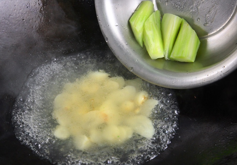 青菜怎么炒好吃又不變色 5種炒法好看又好吃 青菜怎么炒好吃又不變色 5種炒法好看又好吃