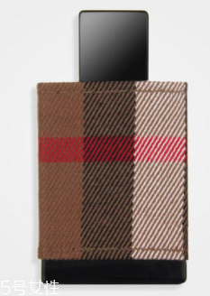 男士香水怎么噴效果最好？4種噴法告別平庸