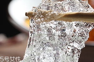 雪燕和桃膠能一起燉嗎？