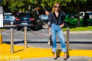 牛仔褲什么款式好看？2022最流行的牛仔褲