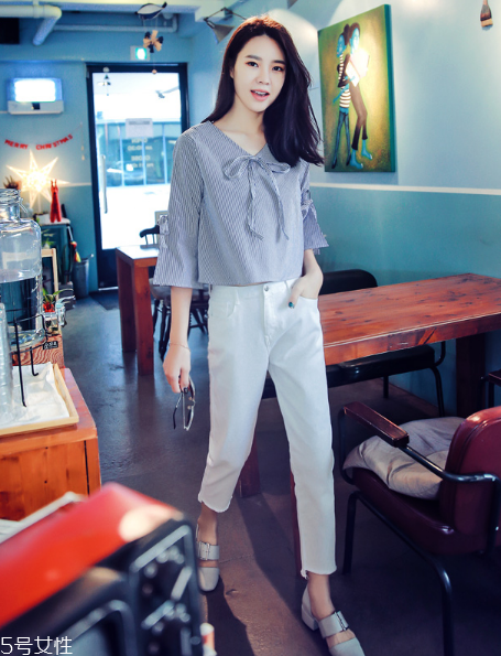 牛仔褲什么款式好看？2022最流行的牛仔褲