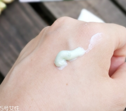 海藍(lán)之謎透潔面泡沫怎么用？璀璨凈透潔面泡沫