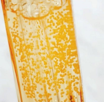 精華油有什么功效？三大功效拯救中年少女問題肌