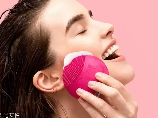 luna洗臉儀有用嗎？大家要堅持護(hù)膚