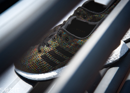 運動鞋后跟磨腳怎么辦？教你四招解決問題