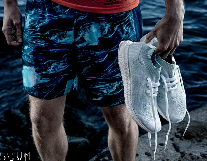 運(yùn)動(dòng)鞋夾腳怎么辦？巧妙利用濕報(bào)紙