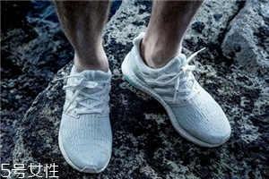 運(yùn)動(dòng)鞋夾腳怎么辦？巧妙利用濕報(bào)紙