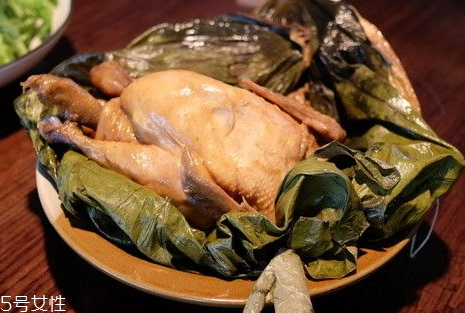 叫花雞用火烤多長時間 兩個小時左右 叫花雞用火烤多長時間 兩個小時左右