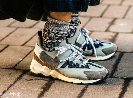 運(yùn)動(dòng)鞋里面怎么清洗？運(yùn)動(dòng)鞋清洗要仔細(xì)