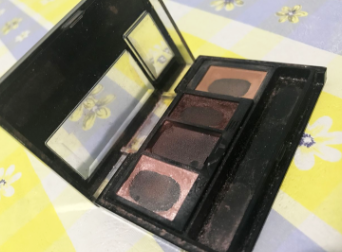 KATE眼影飛粉嗎？持久不飛粉