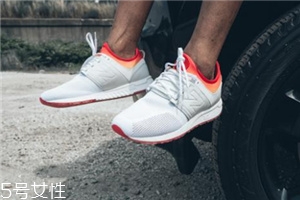 運(yùn)動(dòng)鞋可以曬太陽嗎？不要長(zhǎng)時(shí)間暴曬