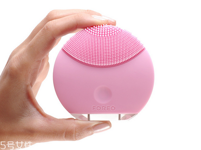 luna潔臉儀可以卸妝嗎？能夠深層清潔肌膚污垢