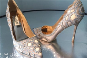 badgley mischka是哪個國家的牌子？超級貌美的小眾婚鞋