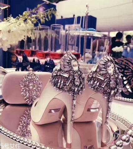 badgley mischka鞋子多少錢？比jc、rv價格美麗多了