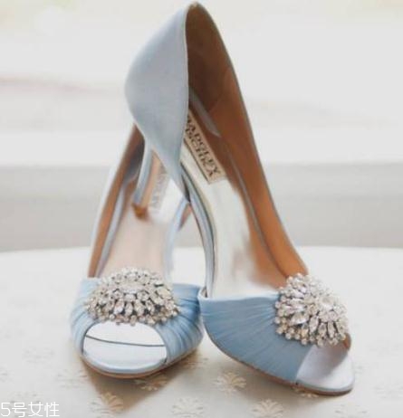 badgley mischka鞋子在哪買？美到挪不開眼的藝術(shù)品