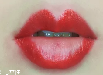 絲絨口紅和啞光哪個好？正式場合用啞光