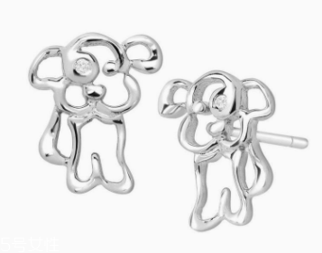 什么材質(zhì)的耳釘不過敏？純銀耳釘解決耳朵腫痛