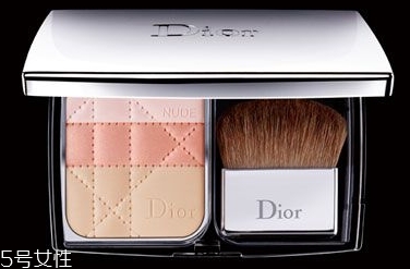 dior迪奧和香奈兒化妝品哪個(gè)好？檔次更高