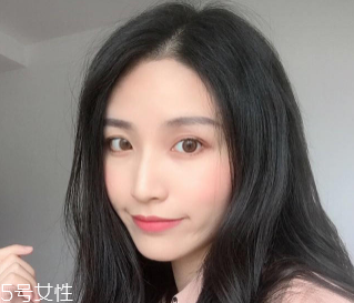 春天適合什么顏色口紅？首選活力西柚色