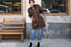 羊羔絨外套配什么褲子？讓你開春美個夠