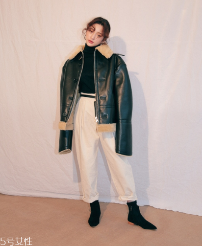 羊羔絨外套配什么褲子？讓你開春美個夠