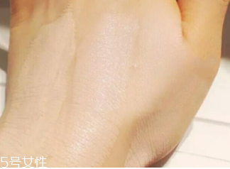 圣羅蘭超模粉底液適合什么皮膚？干皮福音