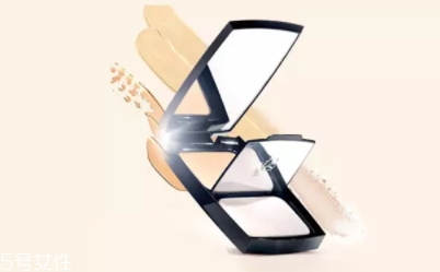 dior迪奧和蘭蔻粉餅?zāi)膫€好？