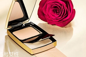 dior迪奧和蘭蔻粉餅?zāi)膫€好？