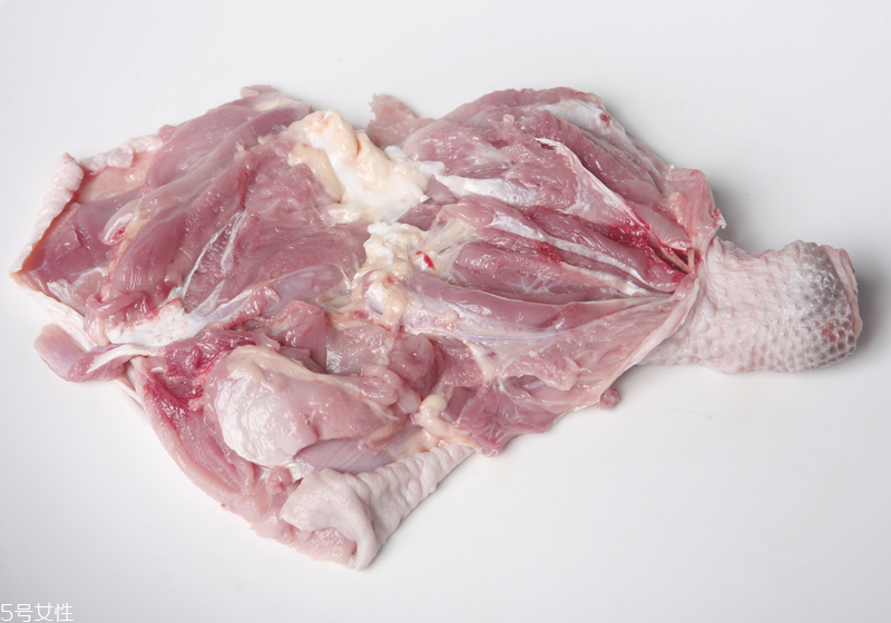 生雞腿怎么去骨頭 剔雞腿骨步驟 生雞腿怎么去骨頭 剔雞腿骨步驟