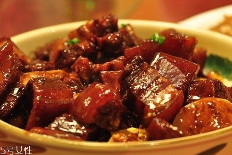 紅燒羊肉可以放醋嗎 會(huì)造成營(yíng)養(yǎng)流失 紅燒羊肉可以放醋嗎 會(huì)造成營(yíng)養(yǎng)流失