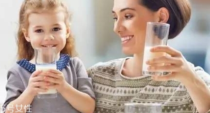 藍(lán)胖子奶粉適合什么人？成人可以喝嗎？