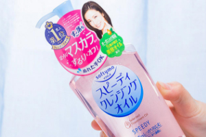 高絲卸妝油敏感肌能用嗎？不建議使用