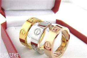 卡地亞戒指可以定制嗎？經(jīng)典永恒的珠寶典范