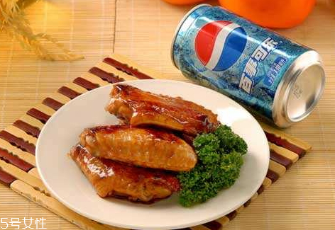 可樂(lè)雞翅為什么粘鍋 油溫沒(méi)有掌握好 可樂(lè)雞翅為什么粘鍋 油溫沒(méi)有掌握好