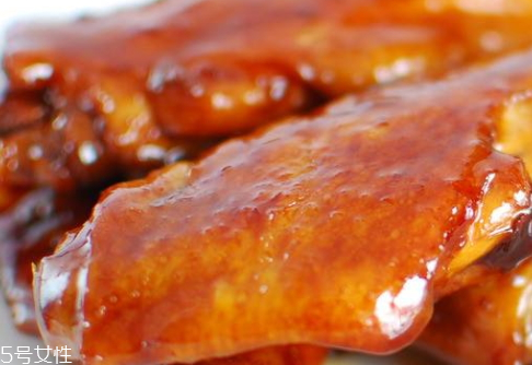 可樂雞翅為什么會苦 可能是炒糊了 可樂雞翅為什么會苦 可能是炒糊了