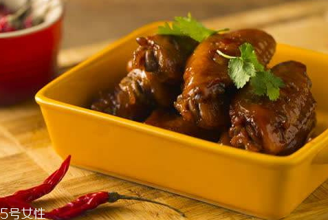 可樂雞翅為什么會苦 可能是炒糊了 可樂雞翅為什么會苦 可能是炒糊了