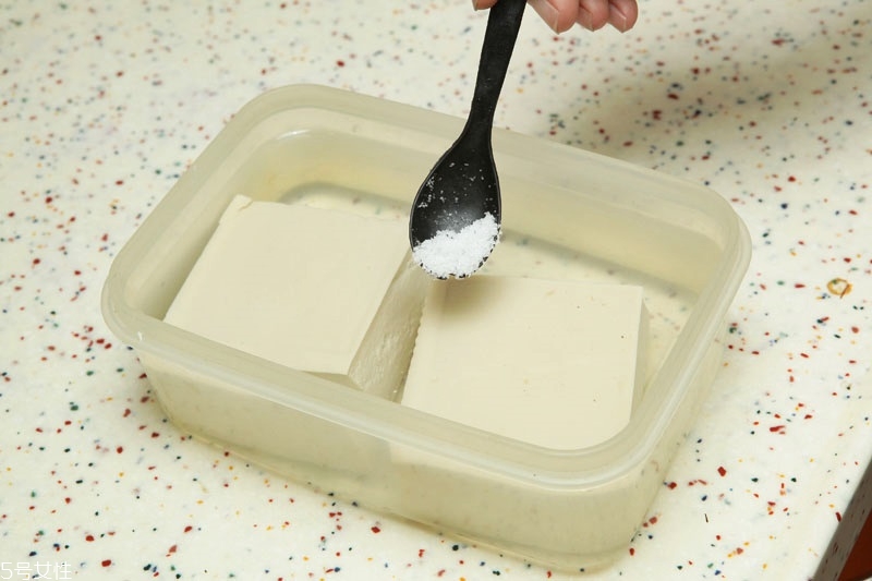 怎么煎豆腐不碎 煎豆腐的4個(gè)技巧 怎么煎豆腐不碎 煎豆腐的4個(gè)技巧