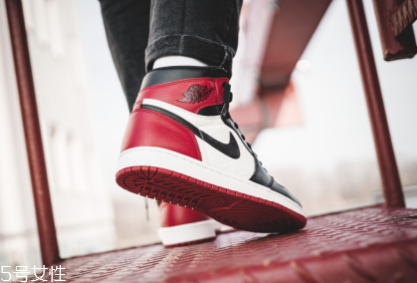 運動鞋白邊變黑怎么辦？這樣清洗煥然一新