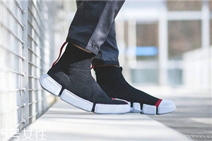 運(yùn)動鞋白邊變黃怎么辦？運(yùn)動鞋鞋邊清洗小妙招