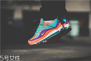 運動鞋穿41皮鞋穿多大？運動鞋比皮鞋大半碼