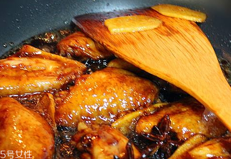 可樂雞翅可樂和醬油的比例 比例是3:1 可樂雞翅可樂和醬油的比例 比例是3:1