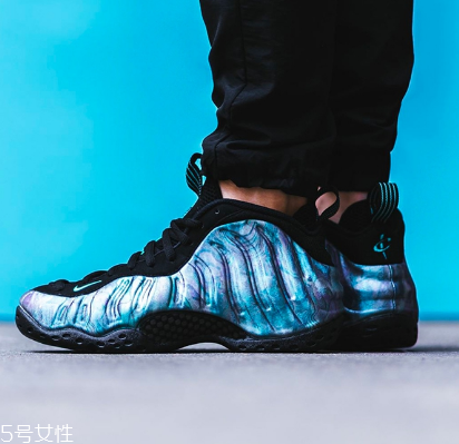 運(yùn)動(dòng)鞋比板鞋大一碼嗎？按正常尺碼購(gòu)買