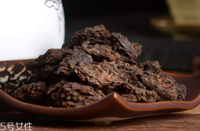 老茶頭減肥嗎？普洱茶能刮油