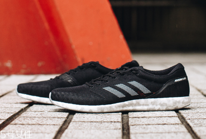 運(yùn)動(dòng)鞋變色怎么清洗？變色鞋子這樣洗