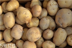 馬鈴薯怎么保存不發(fā)芽 不見光最宜 馬鈴薯怎么保存不發(fā)芽 不見光最宜