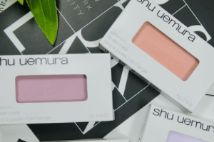 黃皮用什么顏色的腮紅？選擇與黃色互補(bǔ)的紫色