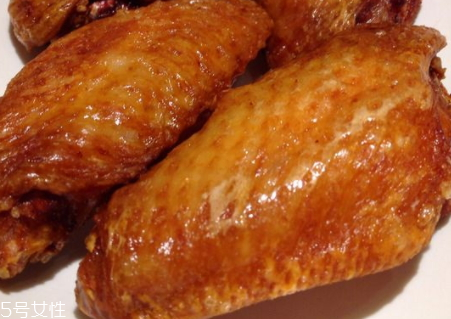 雞翅可以熱水解凍嗎 解凍技巧 雞翅可以熱水解凍嗎 解凍技巧