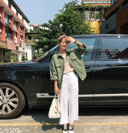 牛仔上衣配什么褲子好看？這個(gè)春天酷到爆