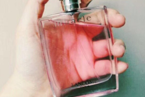 蘭蔻奇跡香水香味能持續(xù)多久？五個小時左右