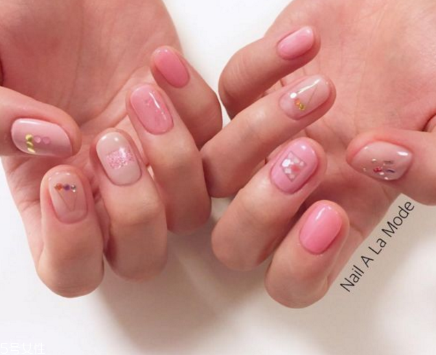 好看的紅色系美甲推薦 貓眼美甲 好看的紅色系美甲推薦 貓眼美甲